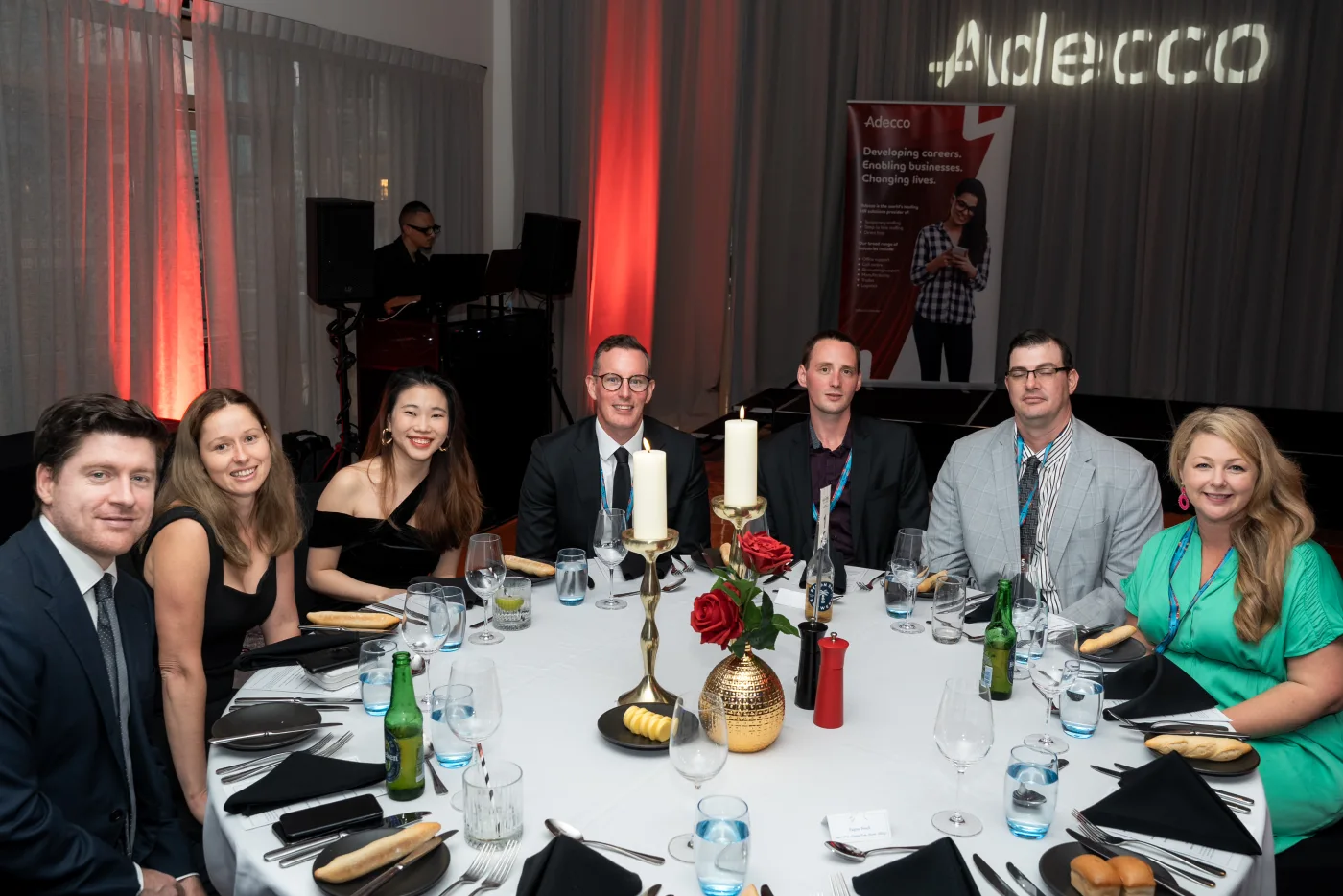Adecco 4